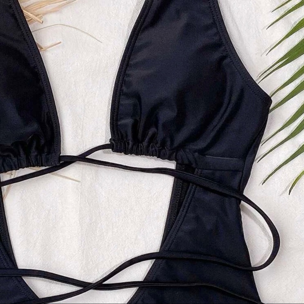 Cut-out Front Plunging One Piece Swimsuit - Picture 5 of 9